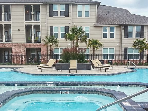 5th image of 2020 Valley View Cir APT 2108