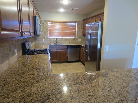 5th image of 205 N 74th St Unit 202