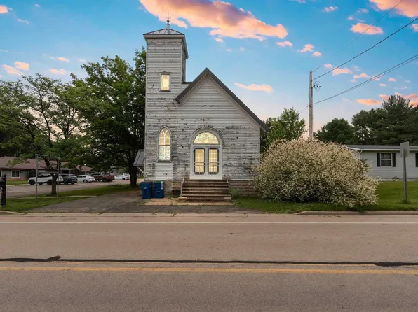 124 High St, Clintonville, WI 54929