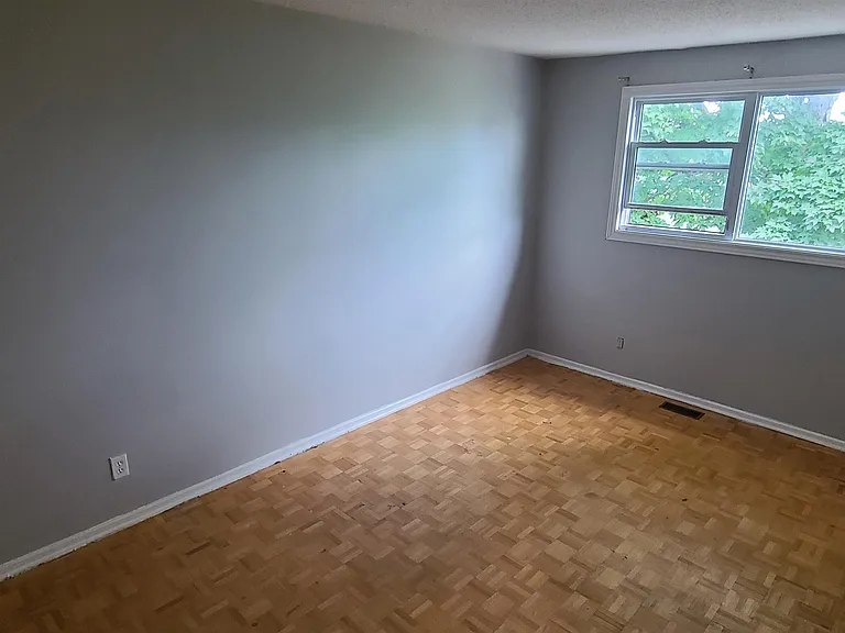 660 Hochelaga St — Photo 32