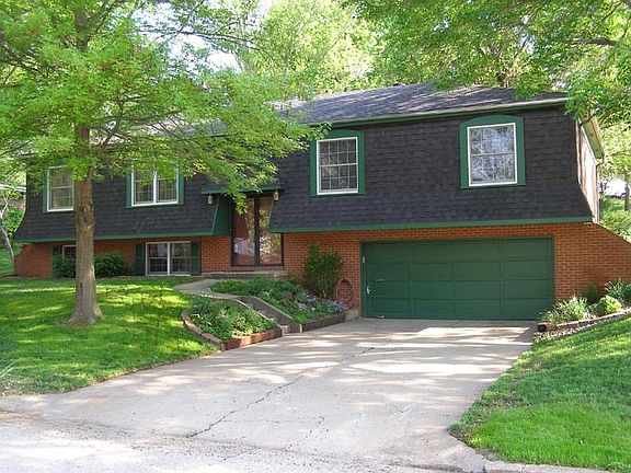 2nd image of 912 Air View Dr