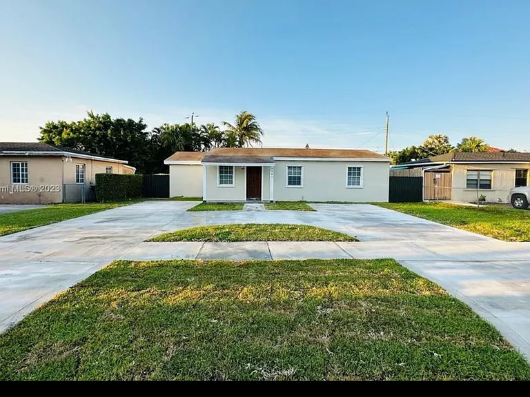 7381 SW 32nd St — Photo 1