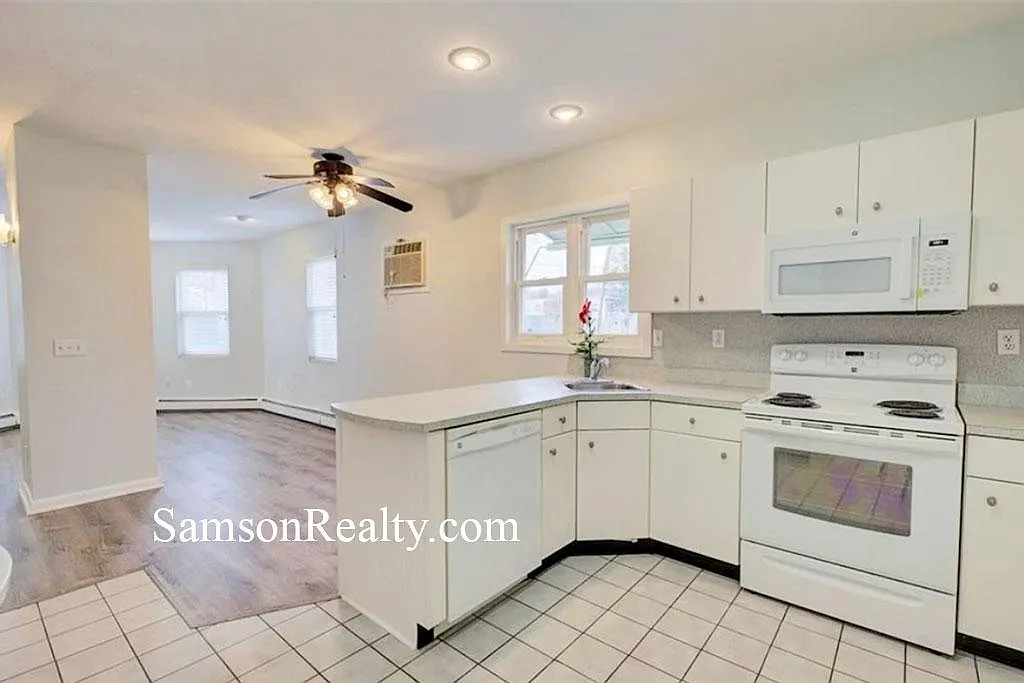 Building Photo - 78 Clemence St #1