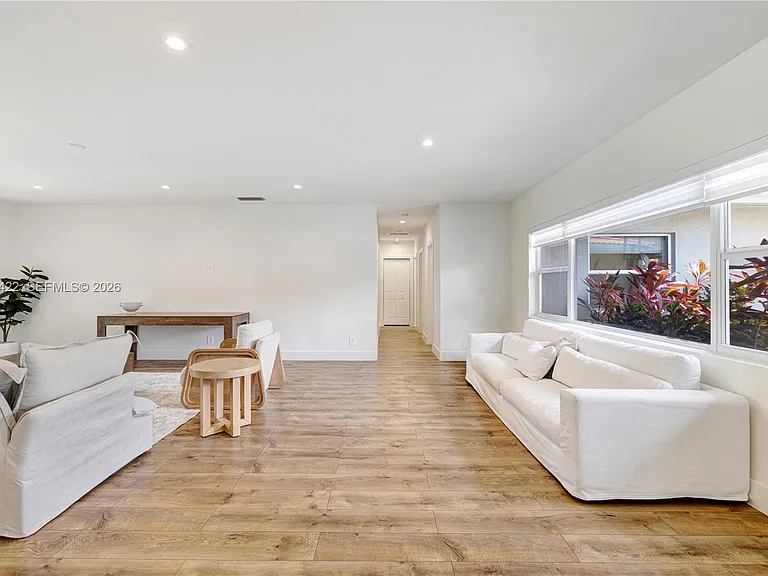 1411 NE 101st St — Photo 5