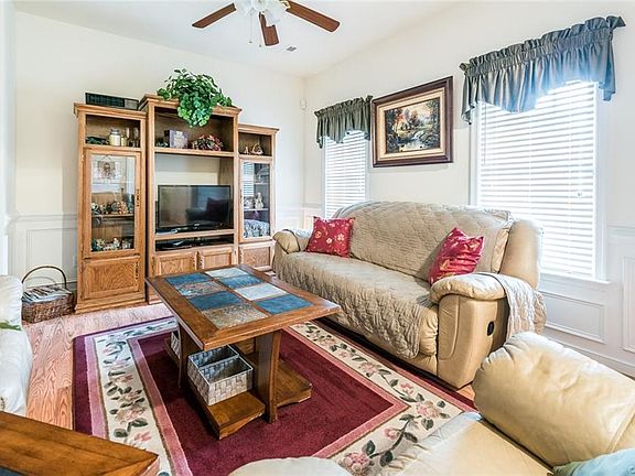4th image of 11080 Evergreen Dr