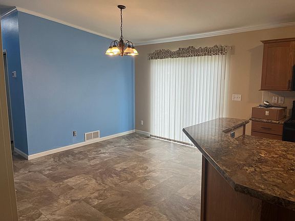 3rd image of 4575 Windfall St