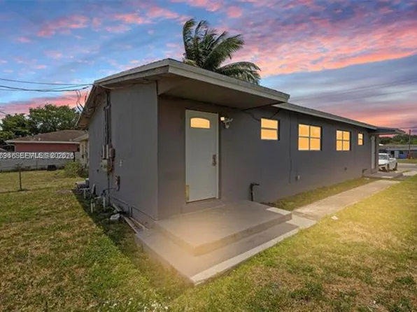 369 Phippen Waiters Rd, Dania, FL 33004
