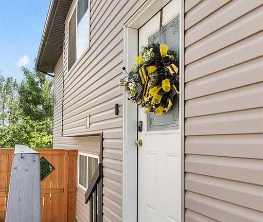 3rd image of 85 N Vista Rd SE