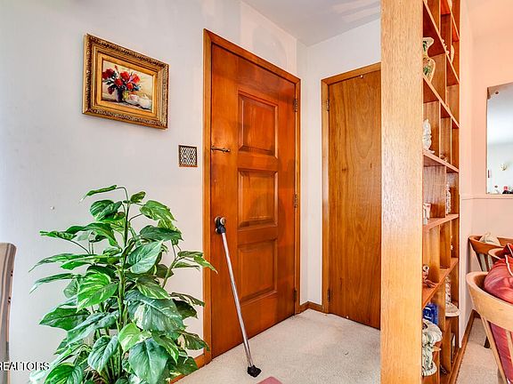 2nd image of 600 Tedlo Ln