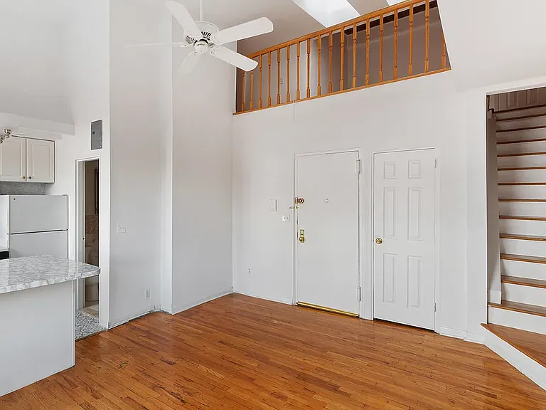 90 State St #15 — Photo 4