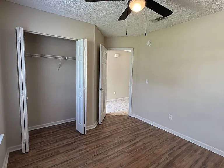 101 Talbot Ct — Photo 5