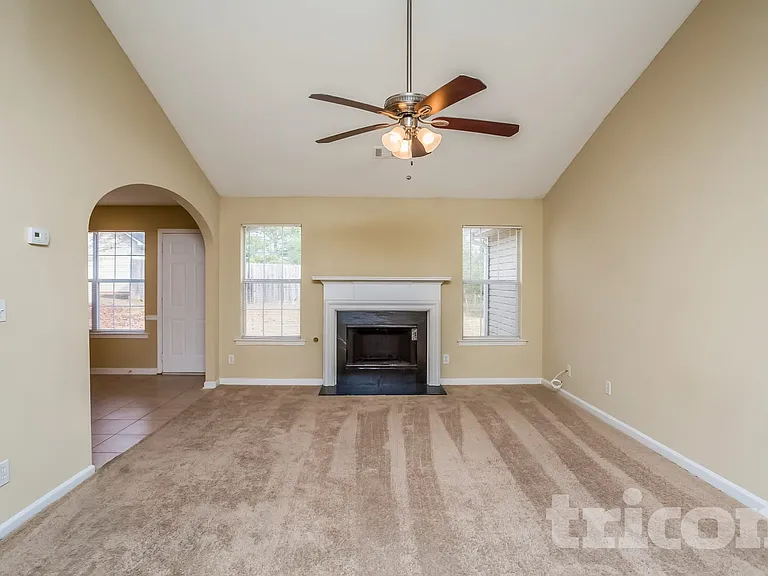 653 Windy Way — Photo 2
