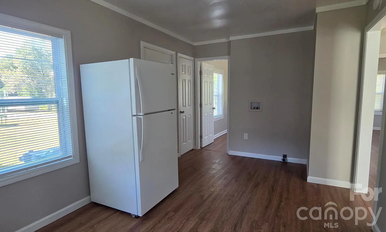 2 bed, 1.0 bath, 680 sqft, $1,200 — Photo 4