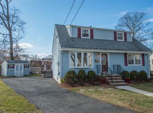 31 Chestnut Ter, Bloomfield, NJ 07003