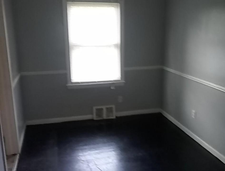 2nd image of 18401 Teppert St