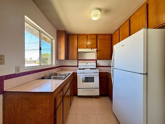 2nd image of 12327 Beverly Blvd #C3