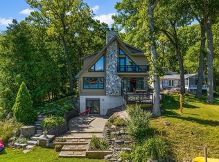 5214 Woodlane Rd, Clarkston, MI 48348