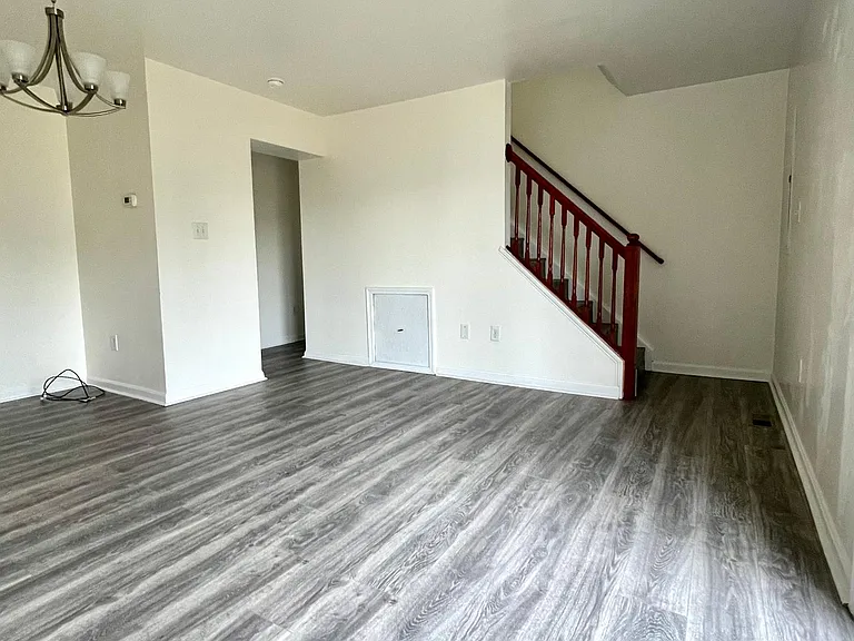 116 Commerce Dr — Photo 14