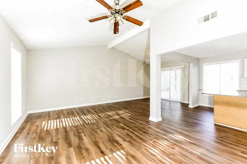 4 bed, 3.0 bath, 2164 sqft, $2,285 — Photo 4
