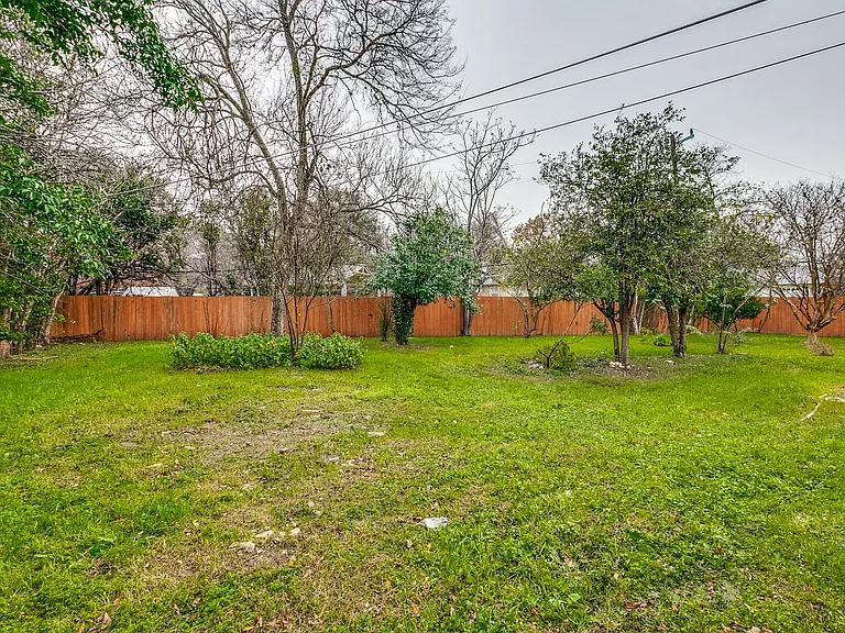 511 E Hathaway Dr — Photo 26