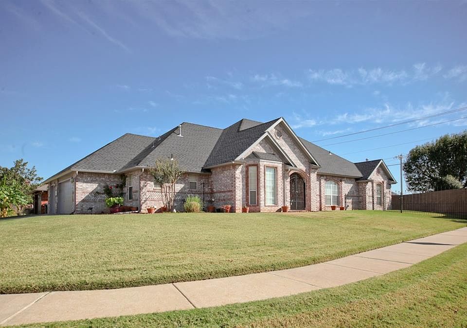 1st image of 1236 SW 118th Pl