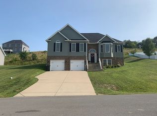 613 Hayfield St, Morgantown, WV