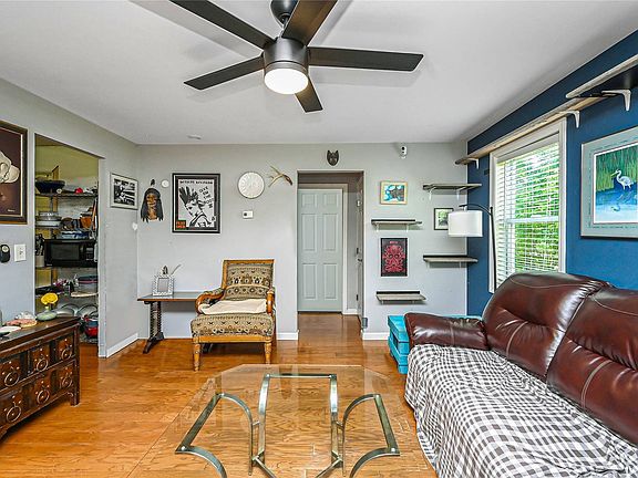 4th image of 60 Diana Dr