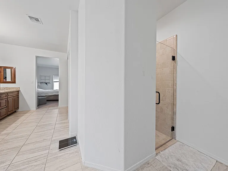 5904 E 45th Pl — Photo 29