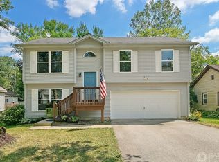 171 N Greenfield Ave, Crystal Lake, IL 60014