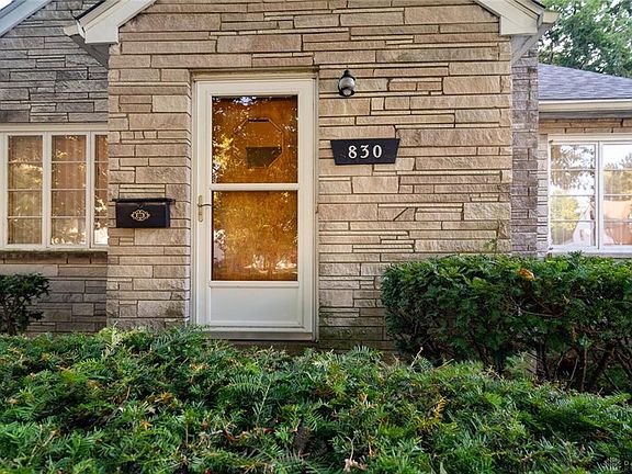 3rd image of 830 Broadview Blvd