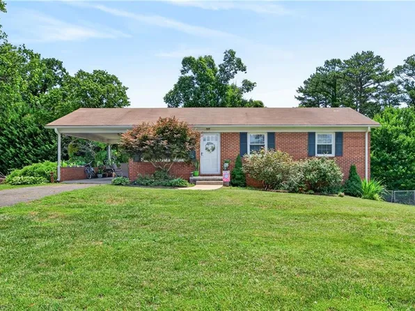 241 Janice Dr, Mount Airy, NC 27030