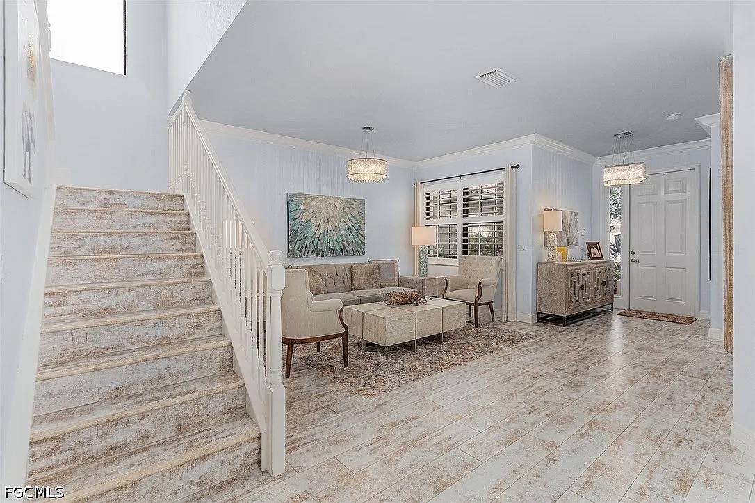 5 bed, 4.0 bath, 3359 sqft, $15,000 — Photo 3