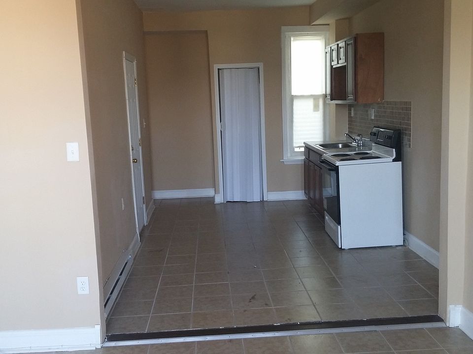 2nd image of 434 N 52nd St