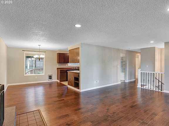 5th image of 14465 SE Hillgrove Ct