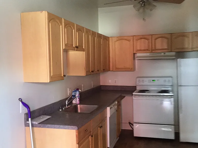 731 W Marshall St #A — Photo 10