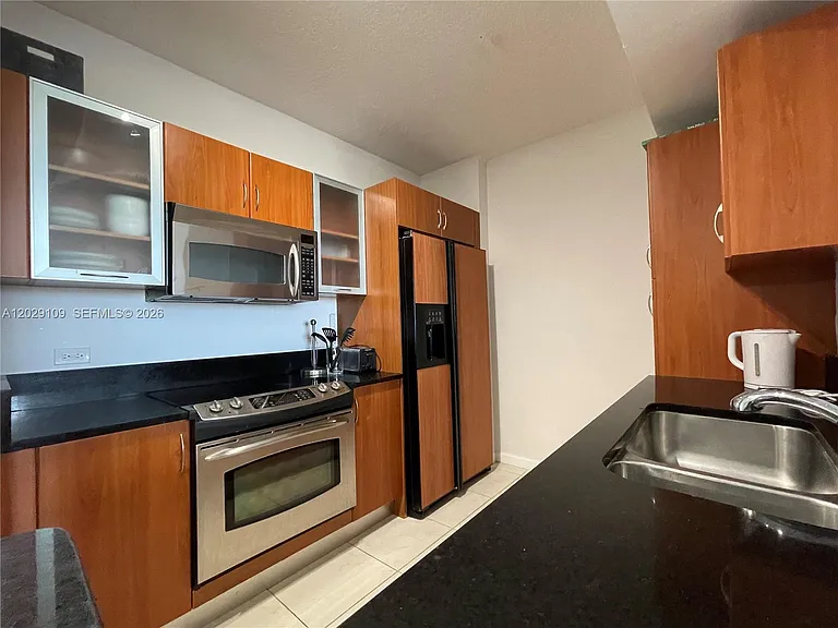 18800 NE 29th Ave #1004 — Photo 6