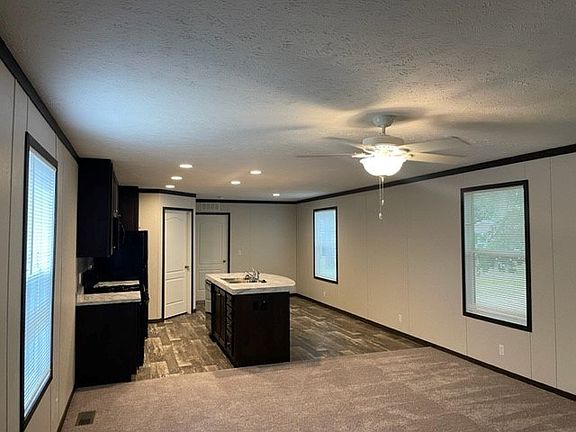 3rd image of 516 Courtland Ln #388