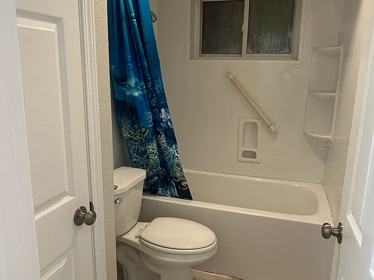 212 Omega St #A — Photo 9