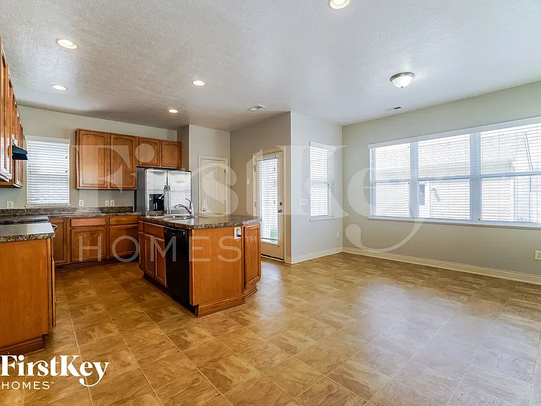 5643 Holly River Ave — Photo 5