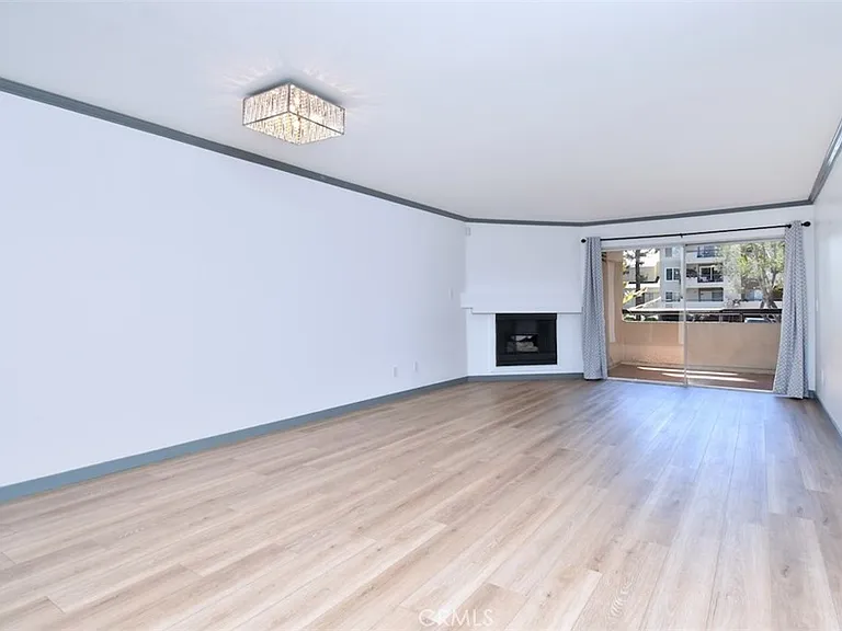 21500 Burbank Blvd #112 — Photo 9