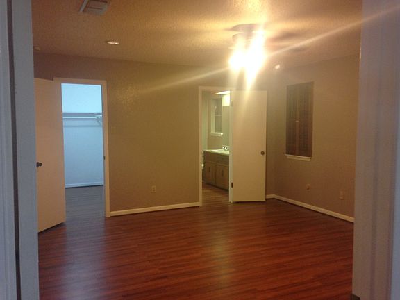 4th image of 3616 Glenway Dr