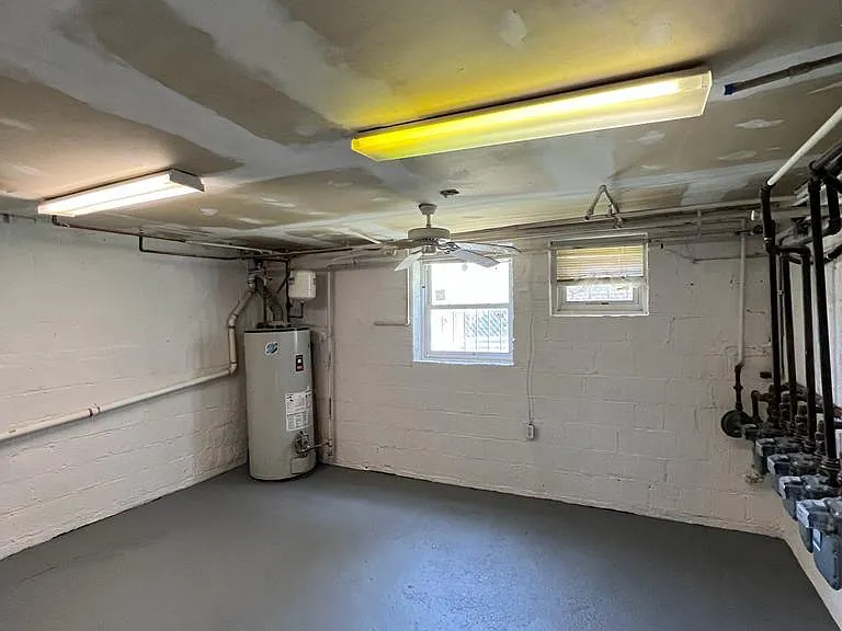141 Galveston Pl SW — Photo 17