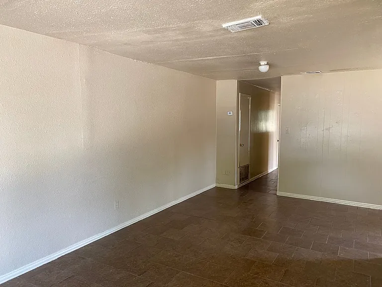 1136 San Francisco St — Photo 3