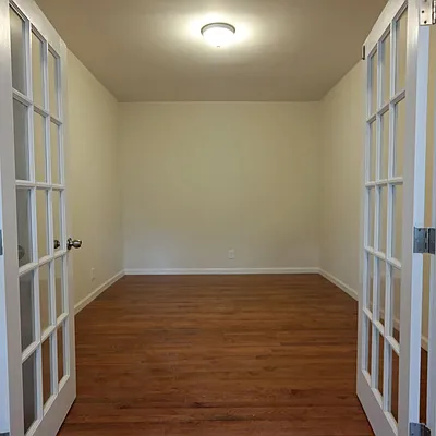 Rented by Nooklyn NYC LLC | media 31