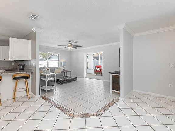 5th image of 1590 Dinnerbell Ln E
