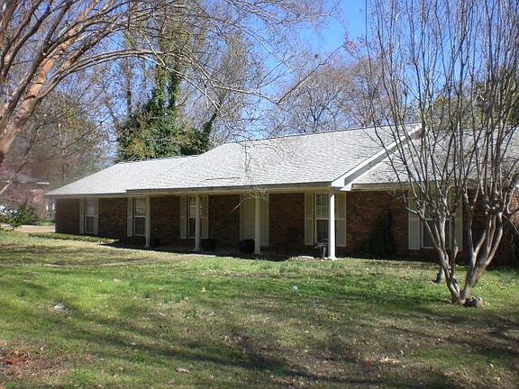 2nd image of 104 Edgewood Dr
