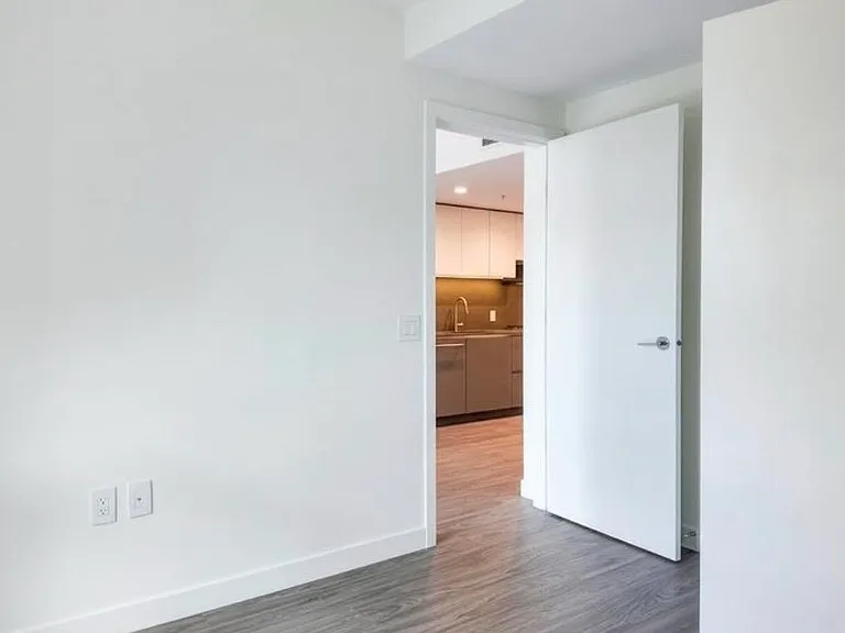 2135 Springer Ave — Photo 8