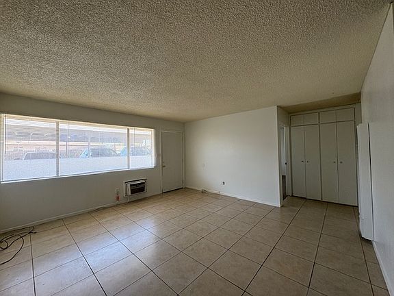 4th image of 25380 Park Ave #1