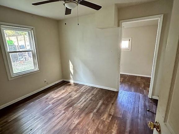 5th image of 214 Joyce St
