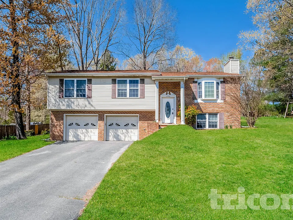 1350 Redwood Cir